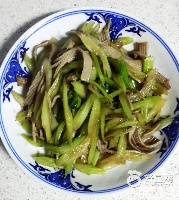 蚝油豆腐丝炒芹菜