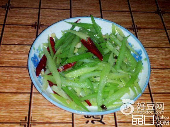 炝炒芹菜