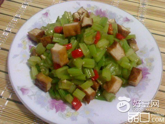 香干芹菜丁