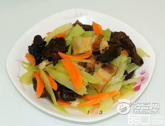 西芹木耳烩