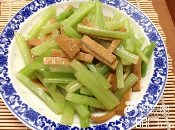 西芹炒香干
