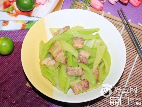 五花肉炒芹菜