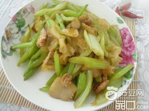 肉片炒芹菜银耳