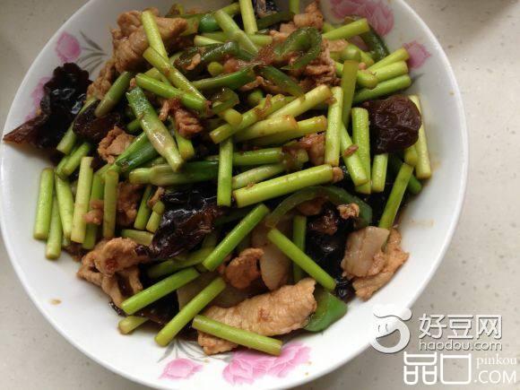 辣椒木耳小炒肉蒜苔