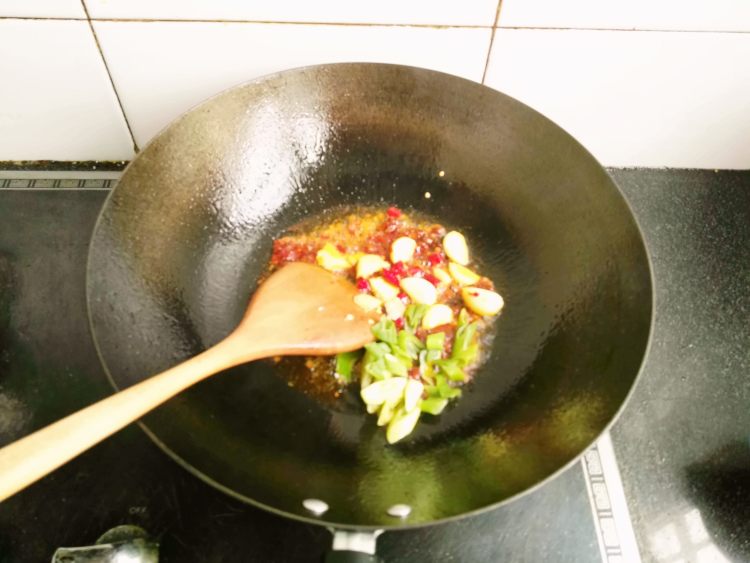嘎丫鱼炖豆腐步骤6