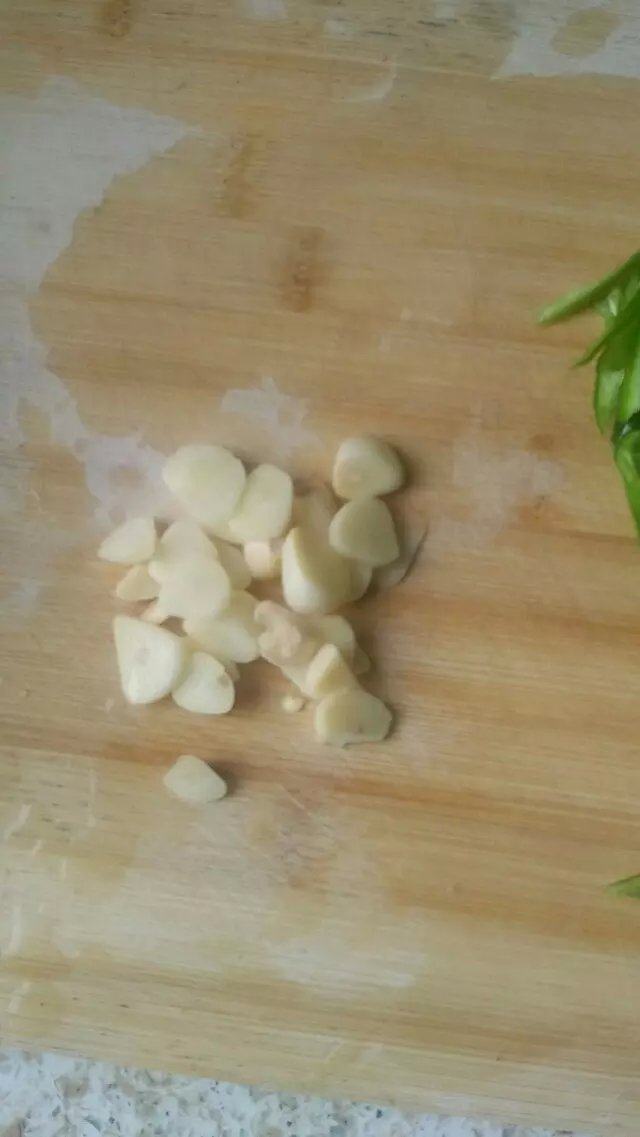 青椒炒水阳干子步骤4