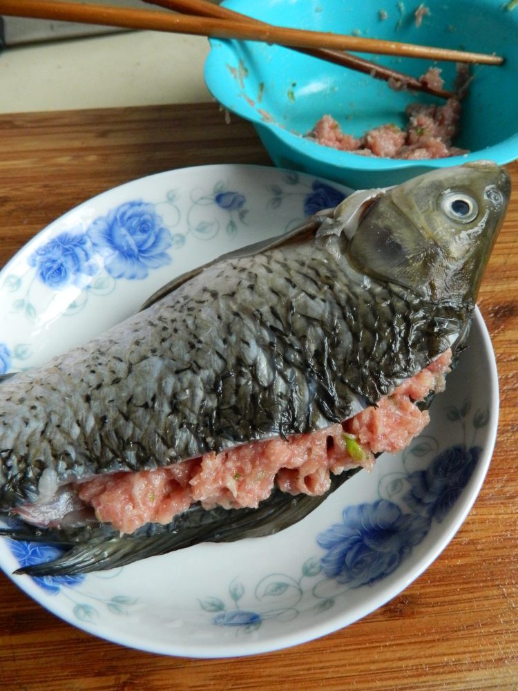 酿鲫鱼步骤4