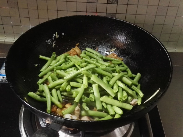 豆角焖肉步骤5