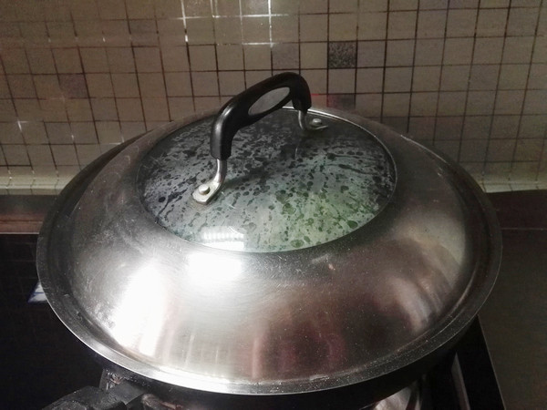 豆角焖肉步骤8