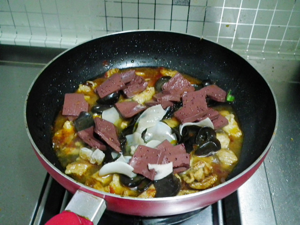 肉片猪血烩时蔬#本味步骤9
