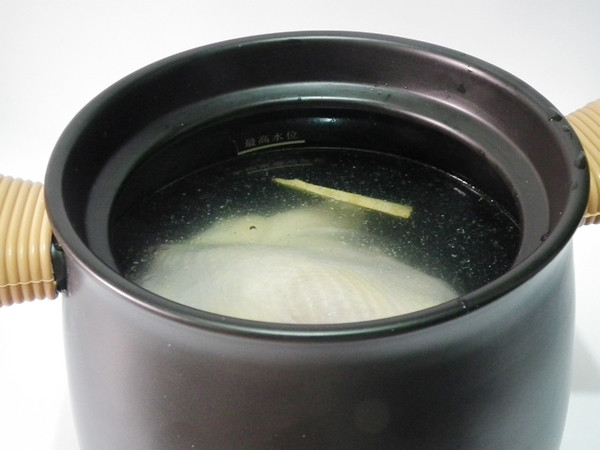 莲藕玉米鸡汤煲步骤6