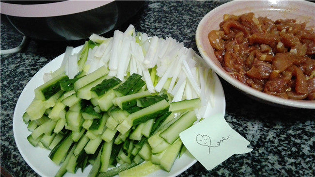 简易版京酱肉丝步骤2