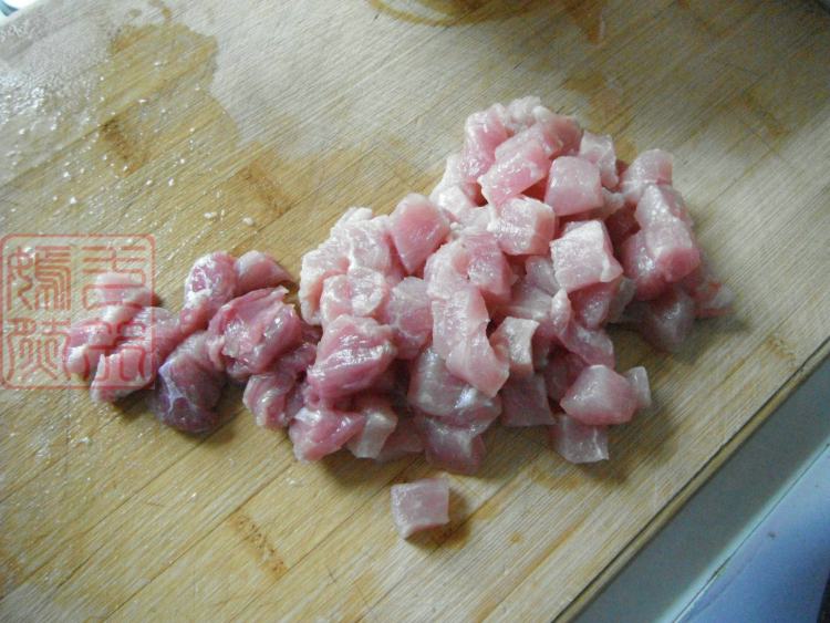 酱爆肉丁步骤1