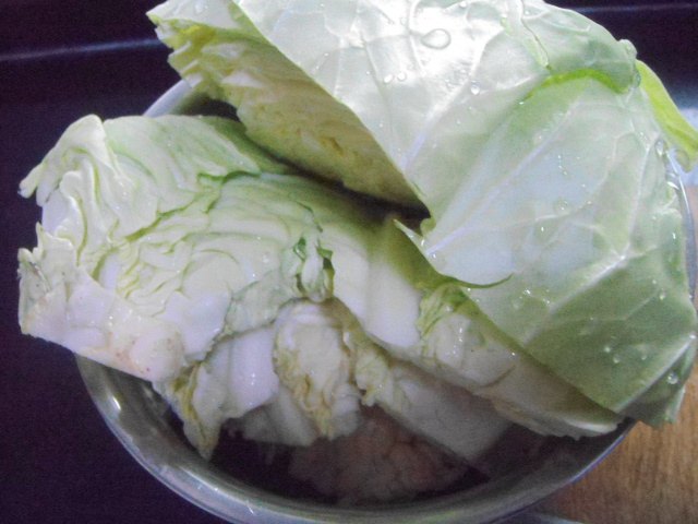 西红柿炒白甘蓝步骤1