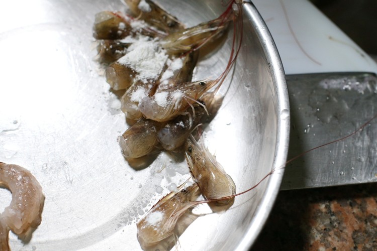 虾头奶油番茄汤步骤2