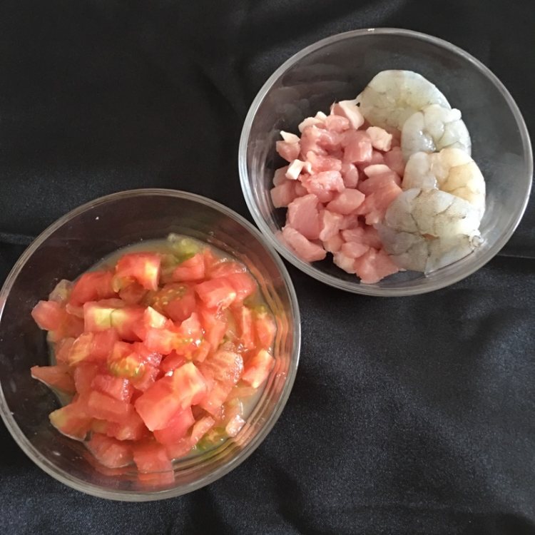 番茄海鲜意面步骤2