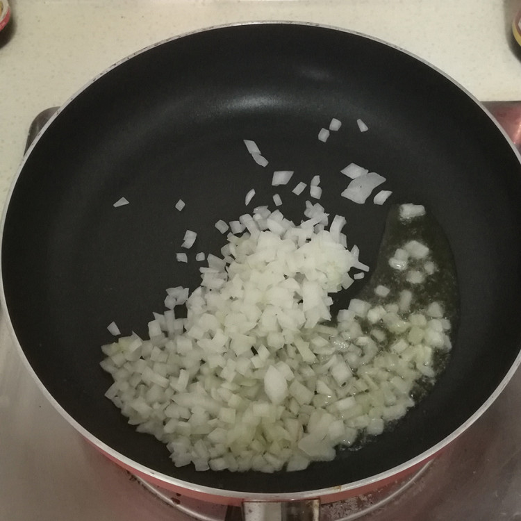 奶汁虾仁意面步骤5