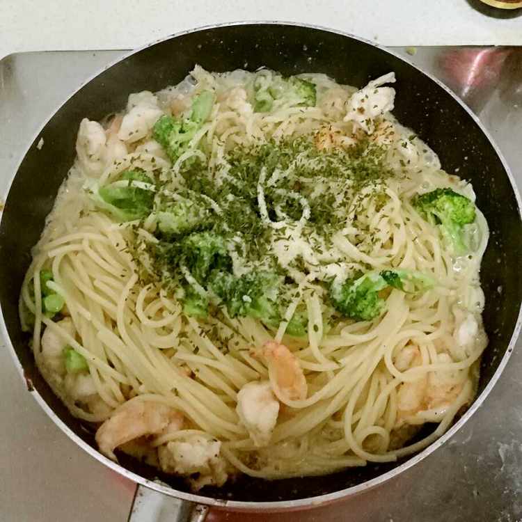 奶汁虾仁意面步骤10