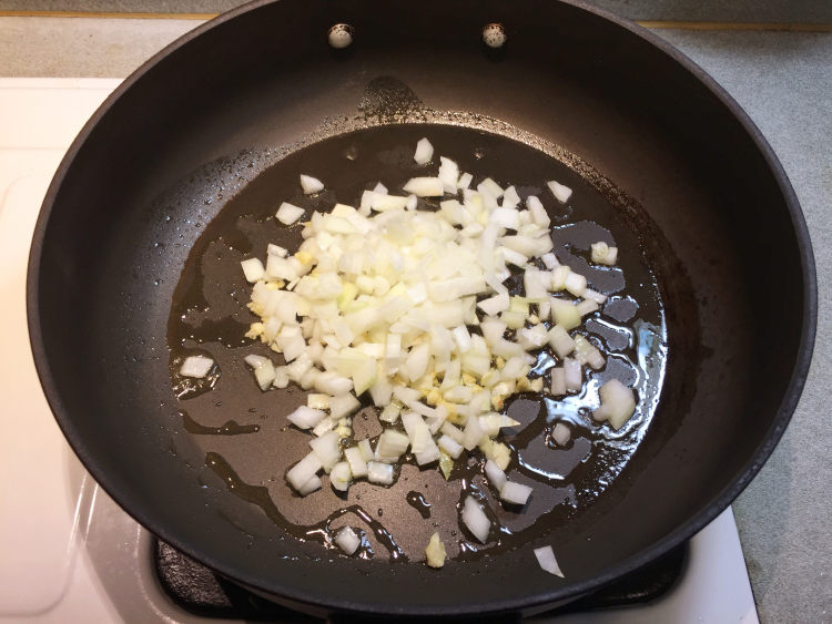 辣味双鲜青酱燉饭步骤4