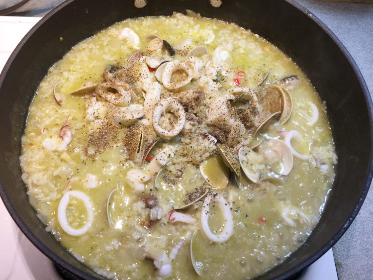 辣味双鲜青酱燉饭步骤12