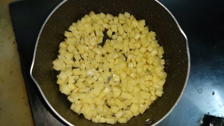 番茄土豆浓汤步骤1
