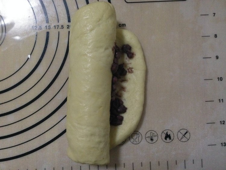 红豆吐司卷步骤7
