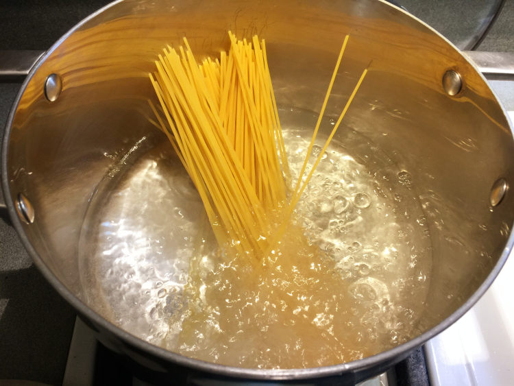 青酱鸡肉意大利面步骤4