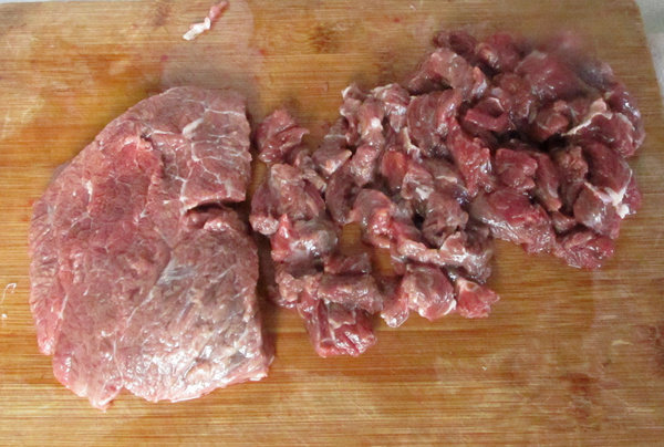 牛肉意面步骤1