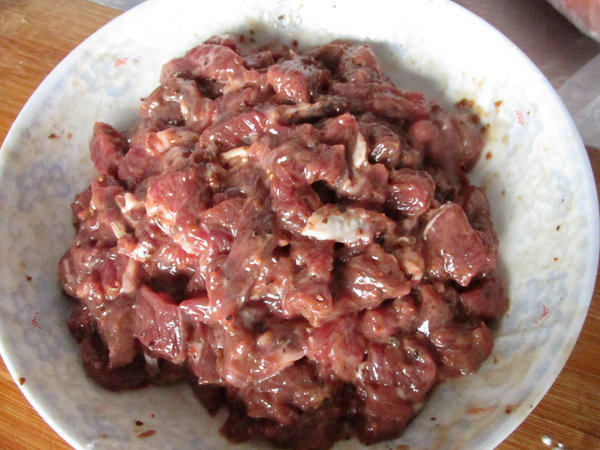 牛肉意面步骤5