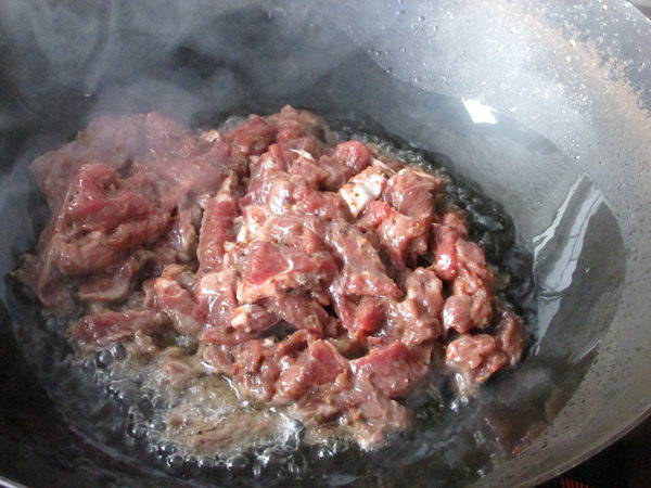 牛肉意面步骤6