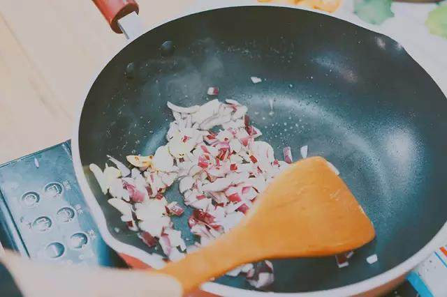 素食谱 | 青酱蔬菜意步骤3