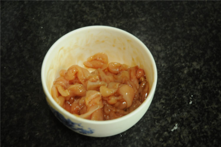 鸡肉丁蔬菜披萨步骤5