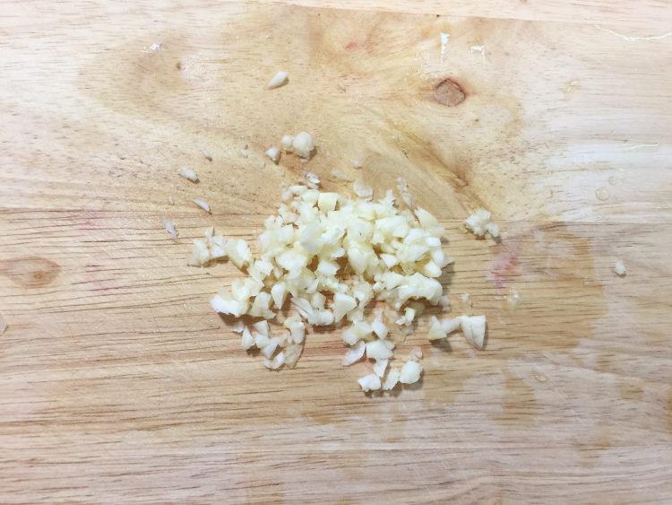 鮭鱼奶酱甜菜根面步骤8