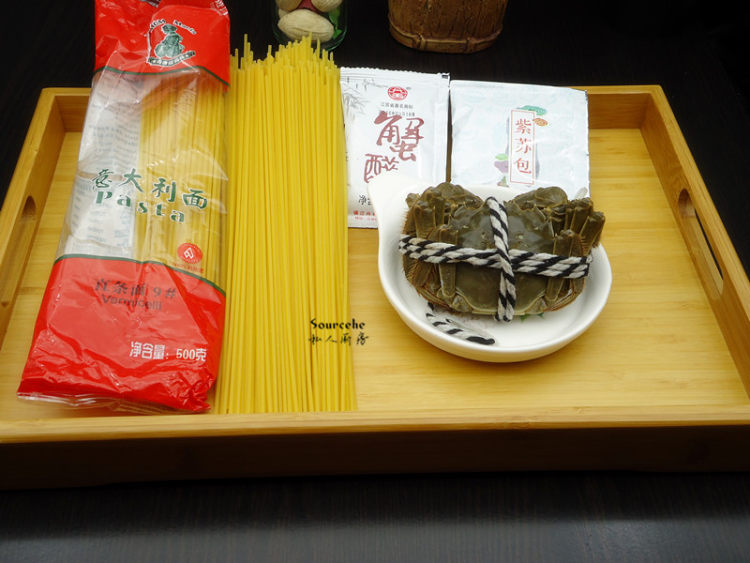 蟹炒意面步骤1