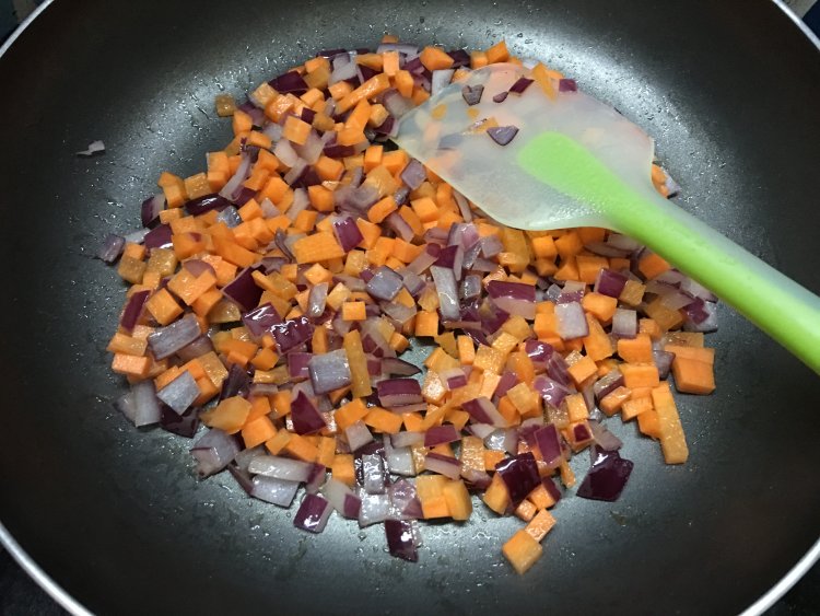 虾仁芝士焗饭步骤2