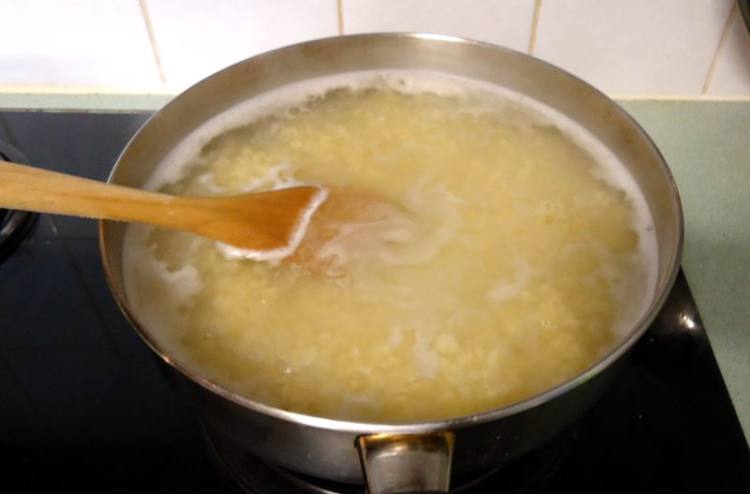 番茄鸡肉煮汤意粉步骤2