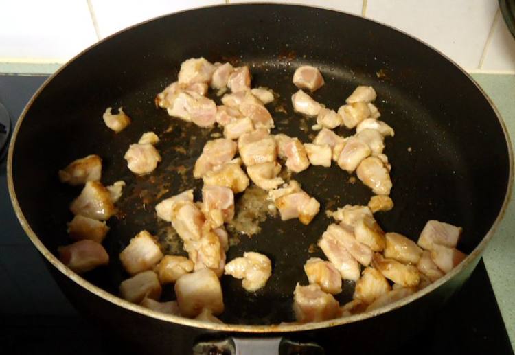 番茄鸡肉煮汤意粉步骤7