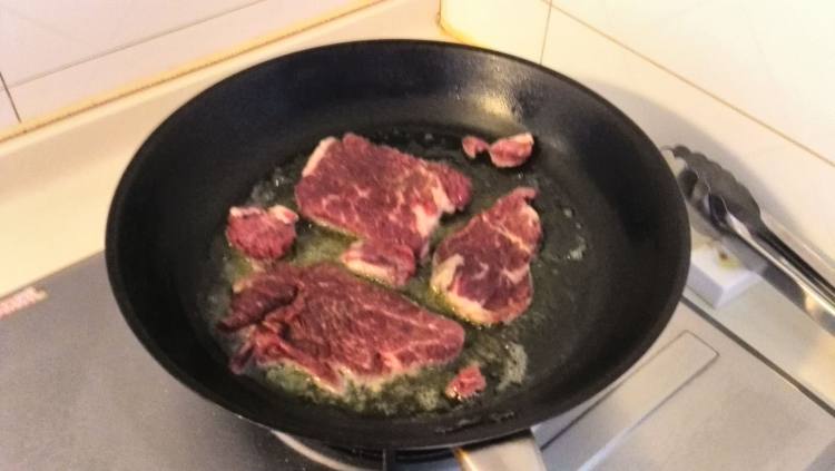 薯蓉黑椒汁牛排步骤13