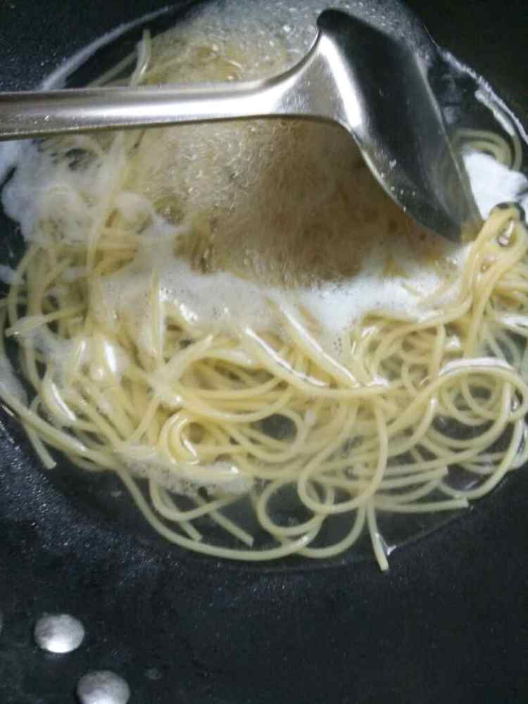 海鲜意大利面步骤2