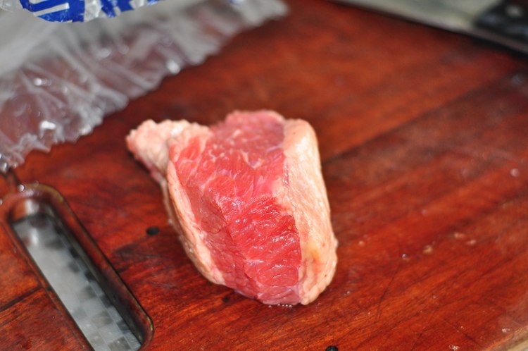 惠灵顿牛肉卷步骤1
