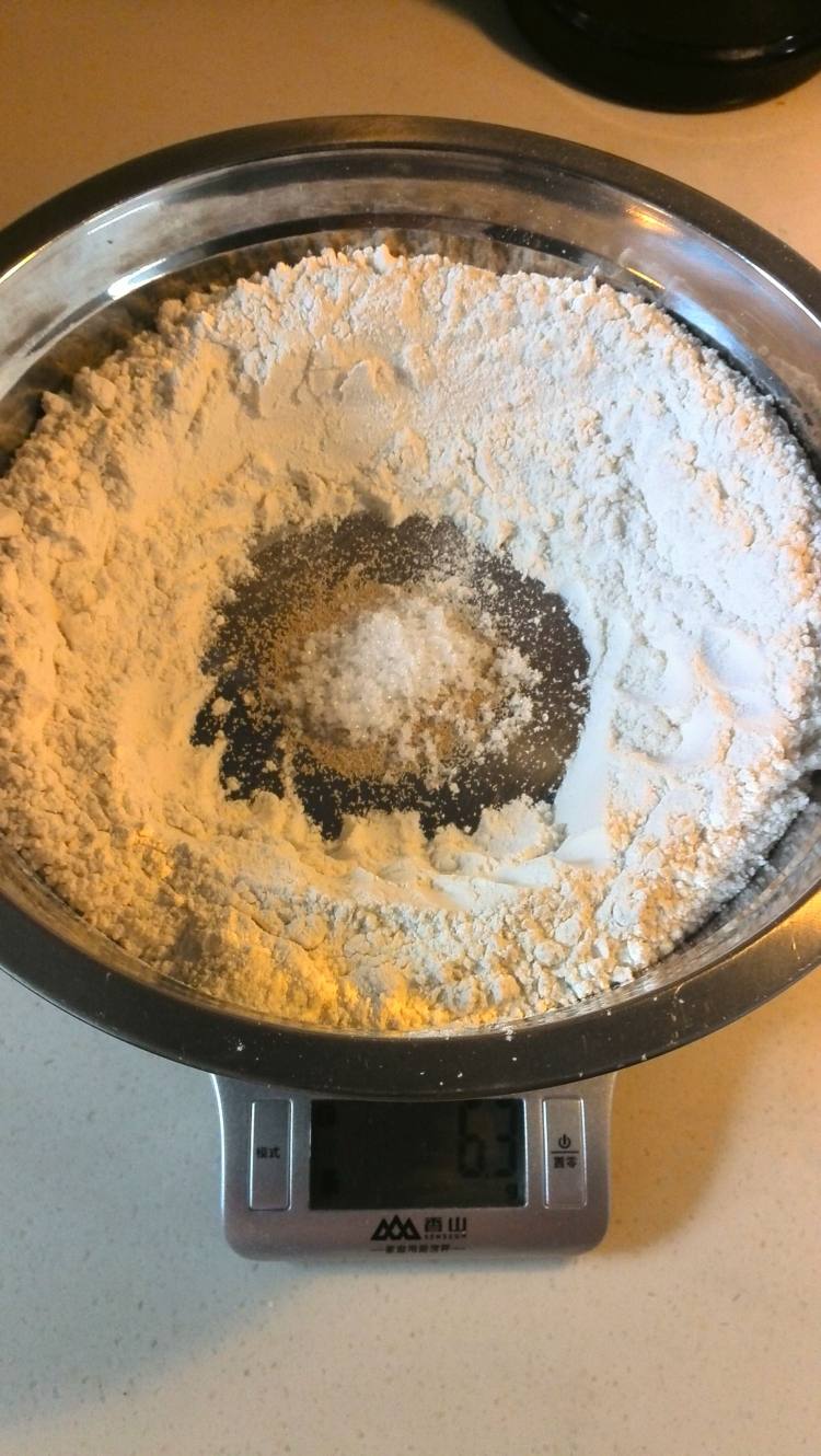 芝边花式披萨步骤3