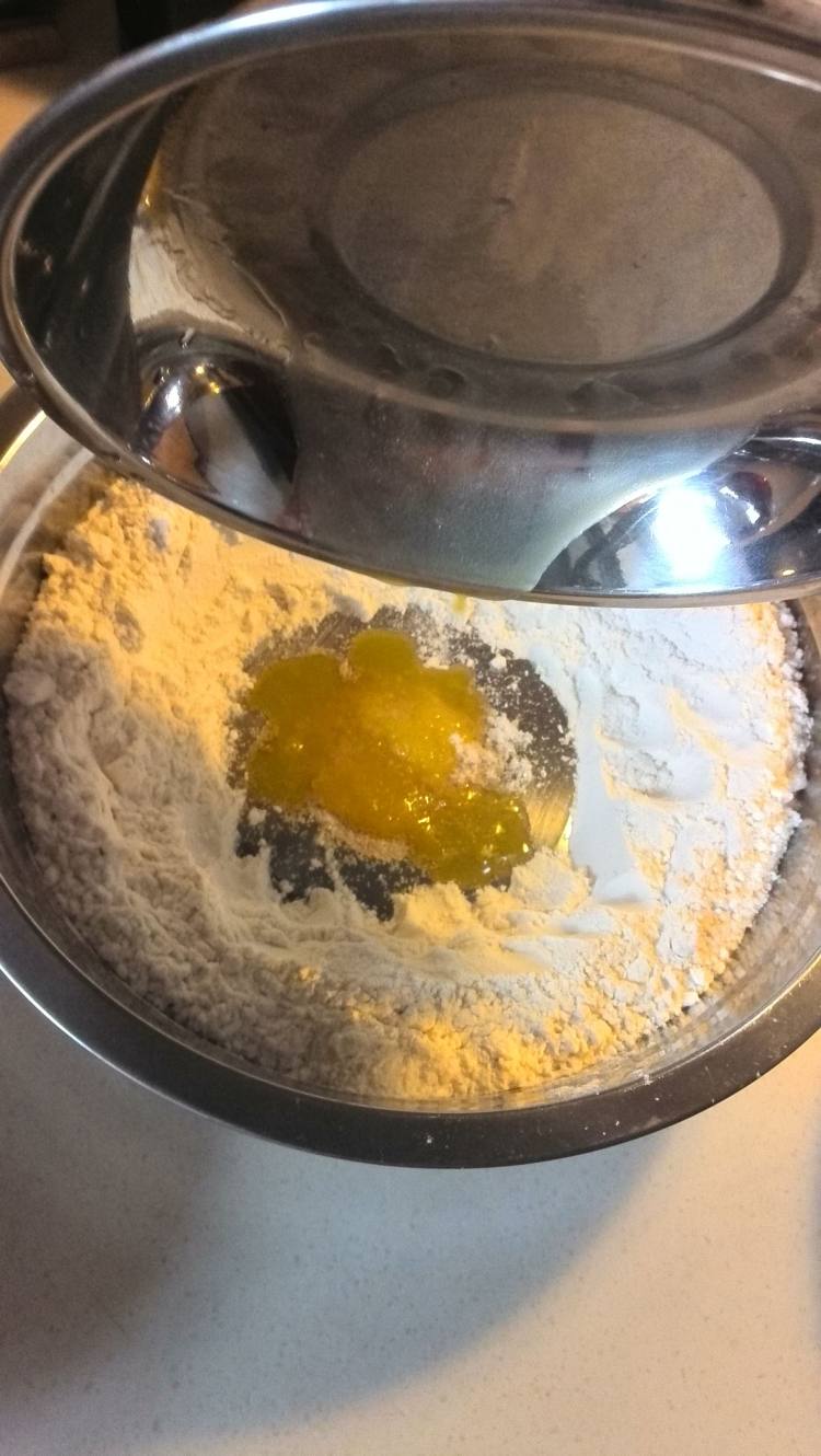 芝边花式披萨步骤5