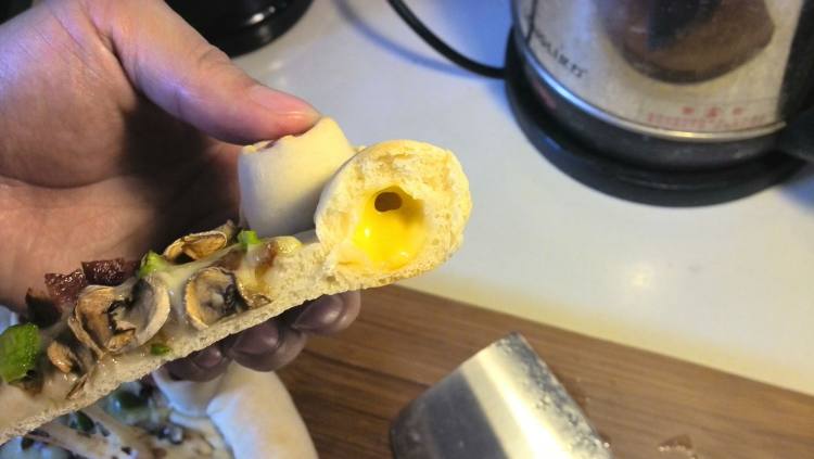芝边花式披萨步骤47