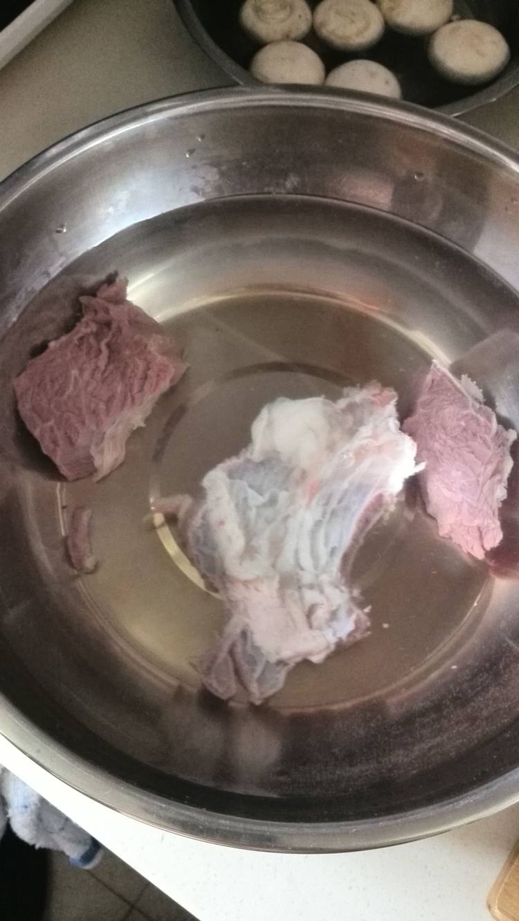红烩牛肉步骤1
