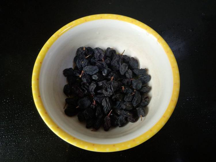 黑葡萄干麦片小餐包#步骤2