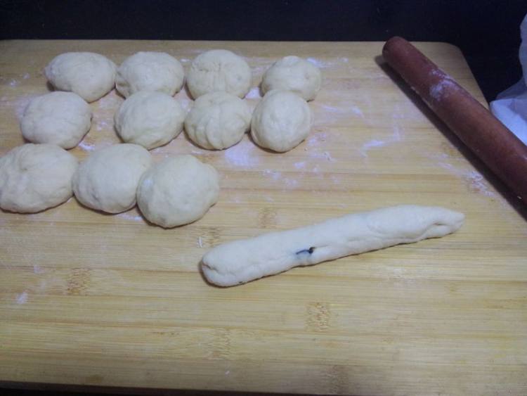 黑葡萄干麦片小餐包#步骤10