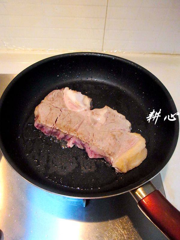 黑椒美式T骨牛扒#新鲜步骤5