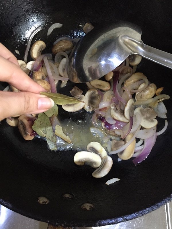 法式奶油蘑菇汤步骤7