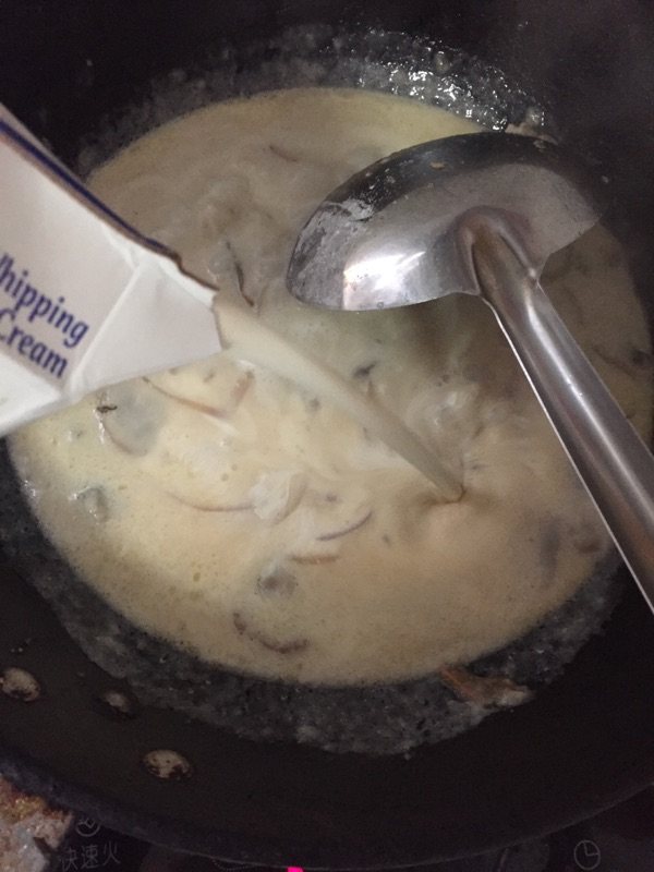 法式奶油蘑菇汤步骤10