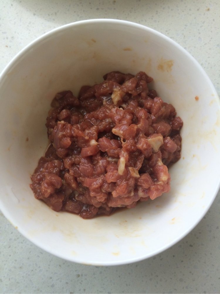 番茄牛肉酱意面步骤1